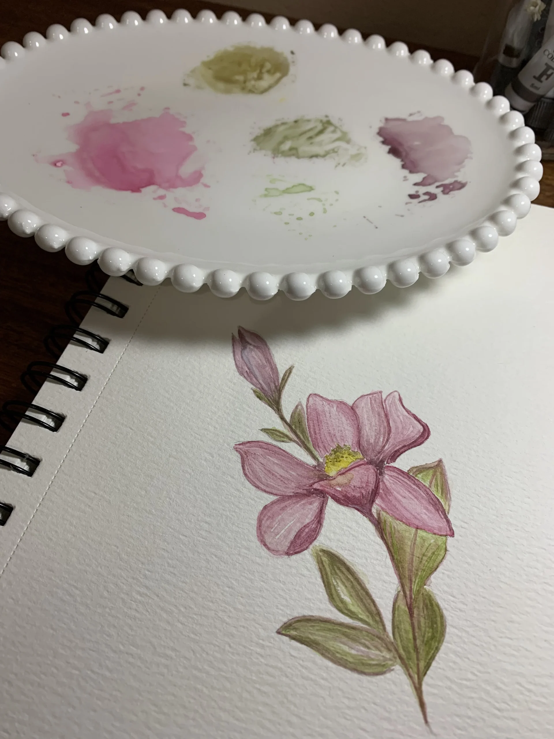 Flor rosa pintada em aquarela